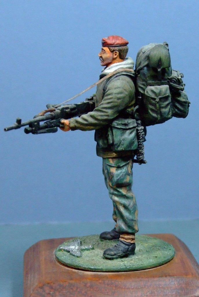 Paratrooper GPMG gunner, Falklands 1982, 1:16