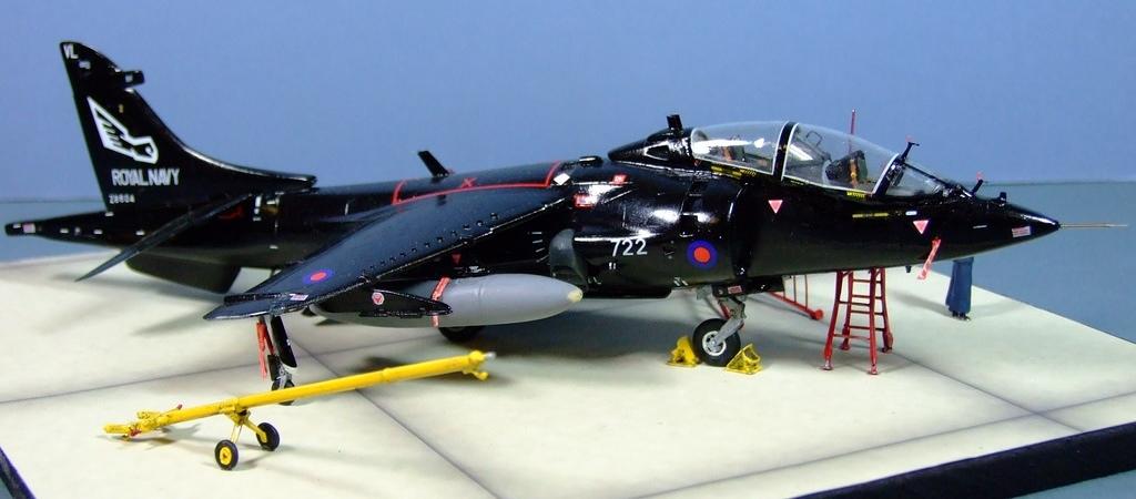 Harrier T8(N), 899 Sqdn, FAA, 1:72