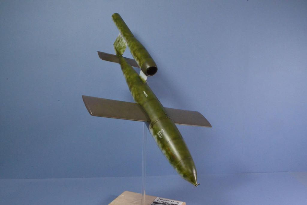 V-1 Flying Bomb 1/18