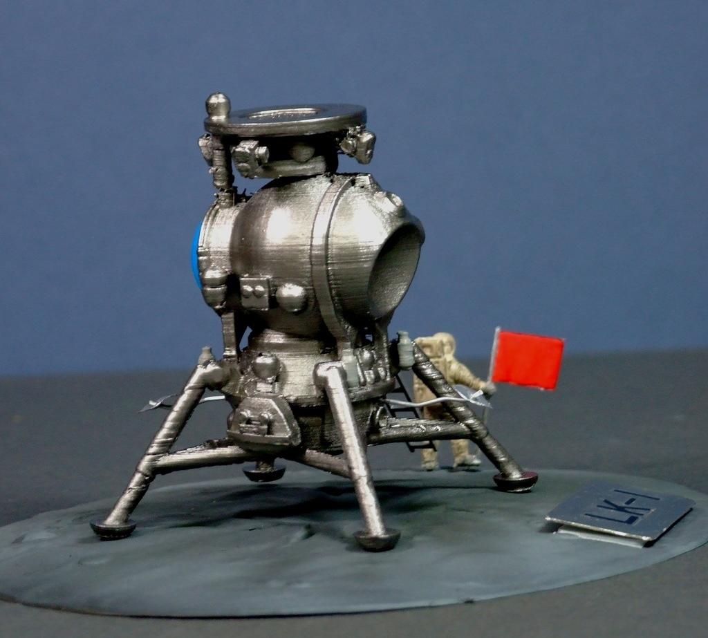 LK-1 Soviet Lunar Lander Module, 1:72