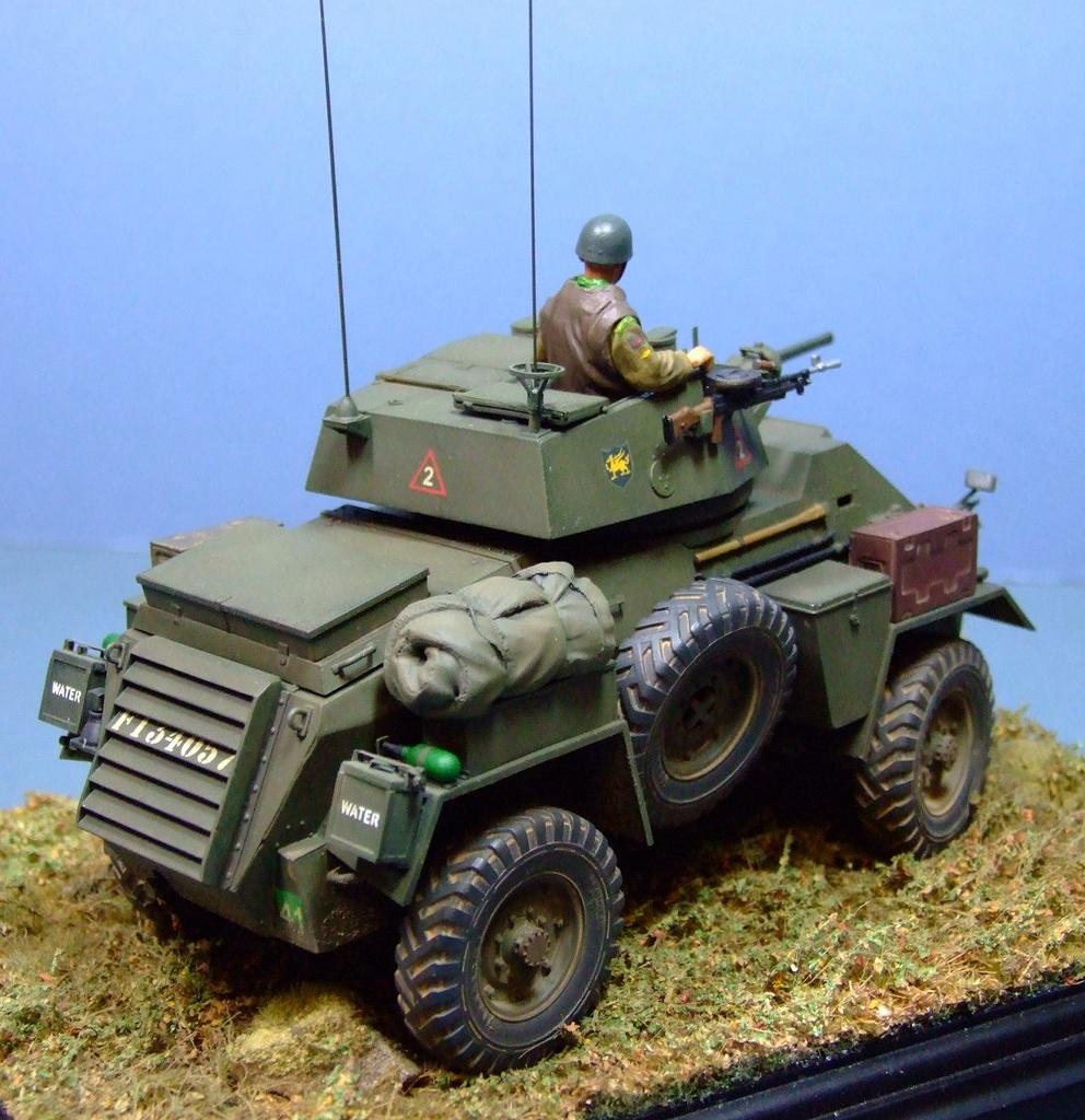 Humber Armoured Car Mk. IV, 1:35