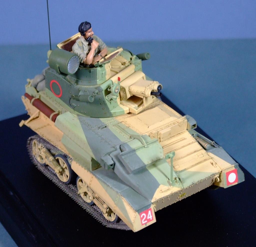 Vickers Light Tank VIB, 1:35
