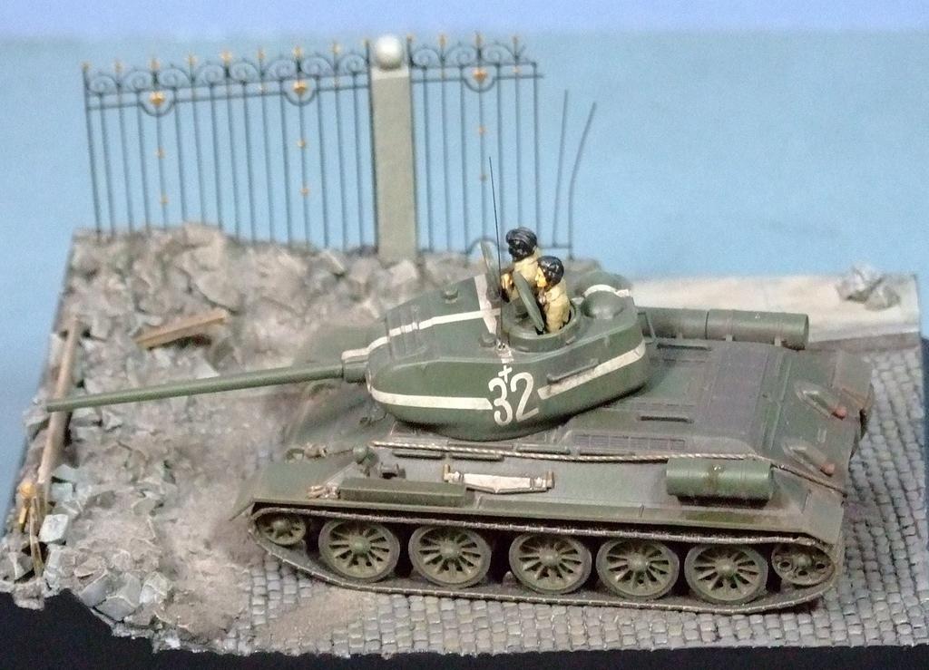 T-34/85 (Model 1945), 1:72