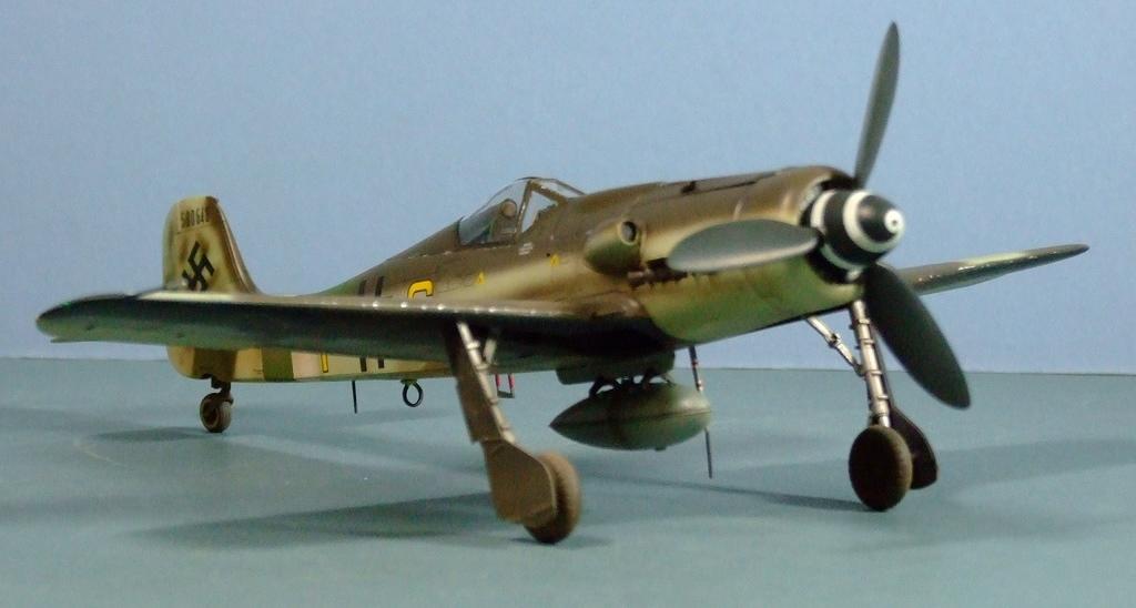 Focke-Wulf Fw190D-9 Late, JG27, 1945, 1:48