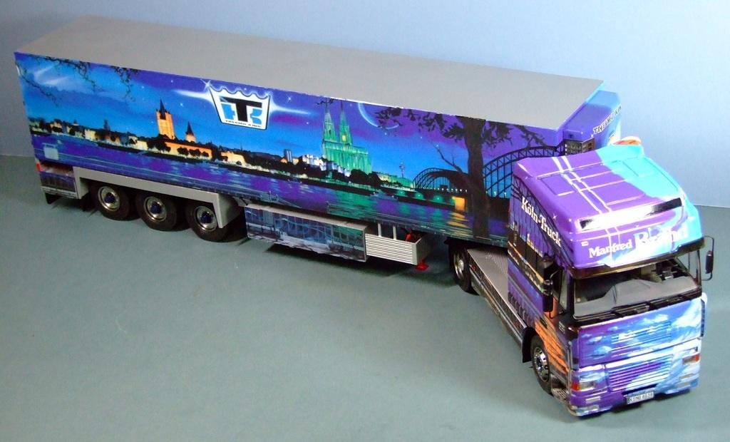 DAF 95XF and Trailer, 1:24