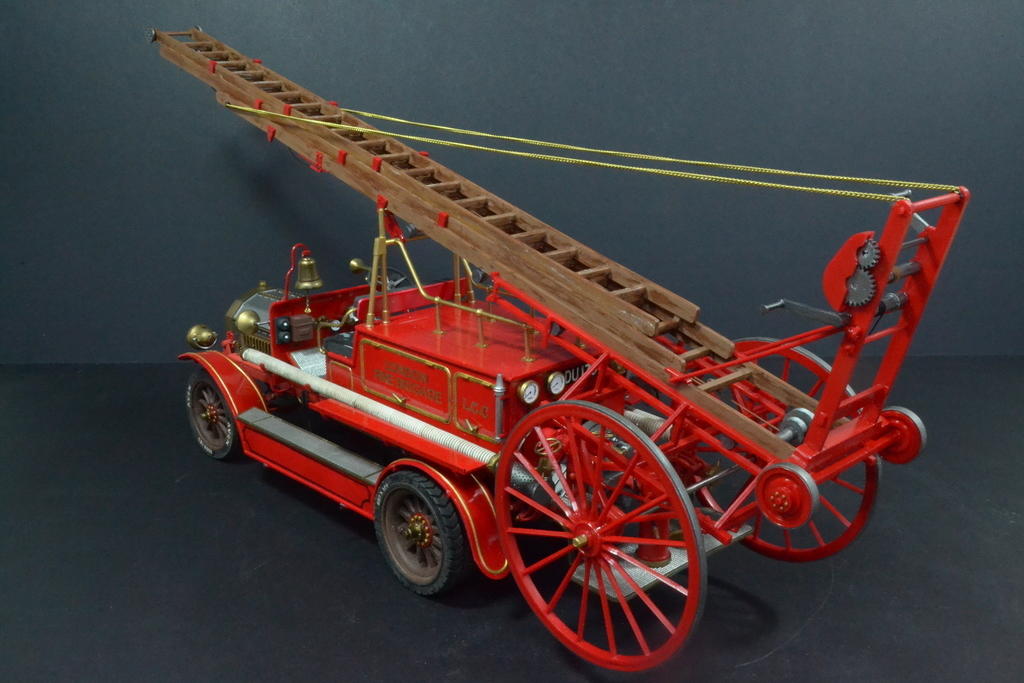 1:16 Dennis Fire Engine 1914