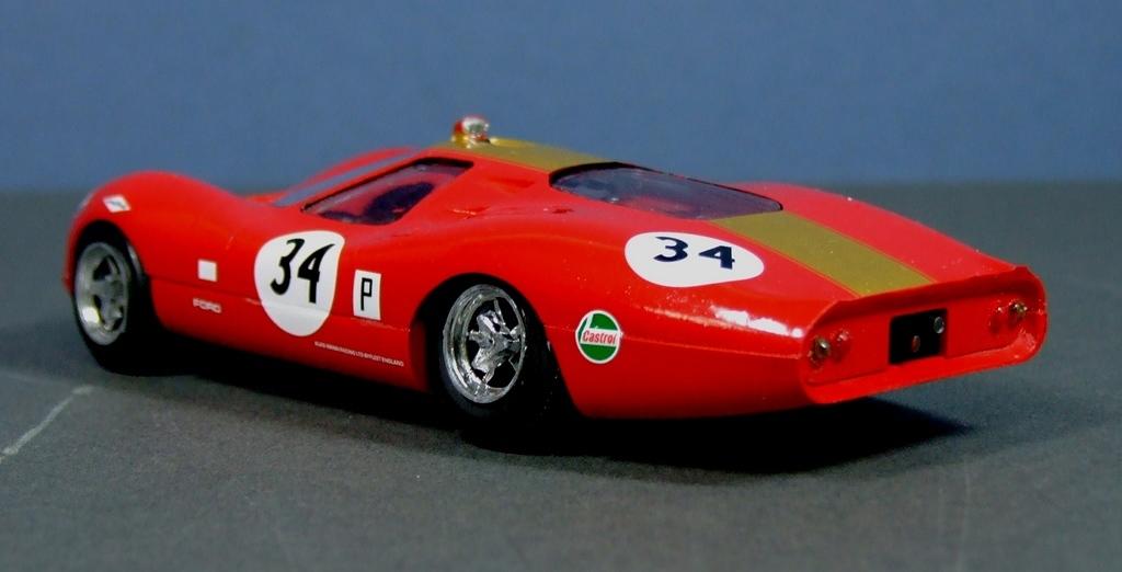 Ford 3 litre GT, 1:32