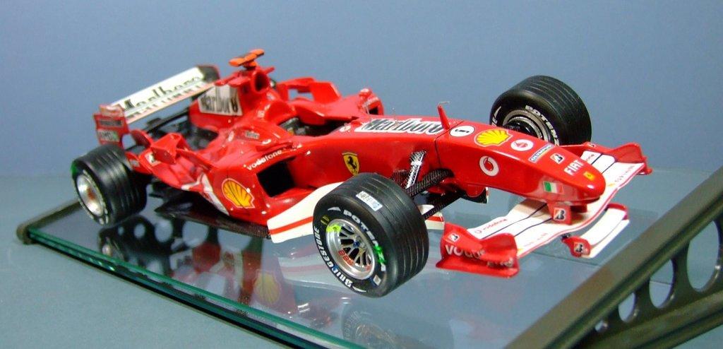 Ferrari F2005, 1:24