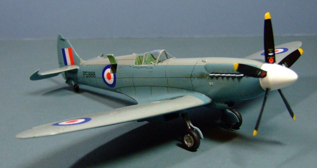 Spitfire PR19, 1:48
