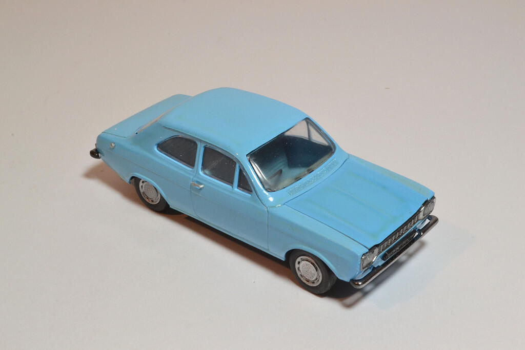 1:32 Ford Escort Mk 1, "Dad's Car"