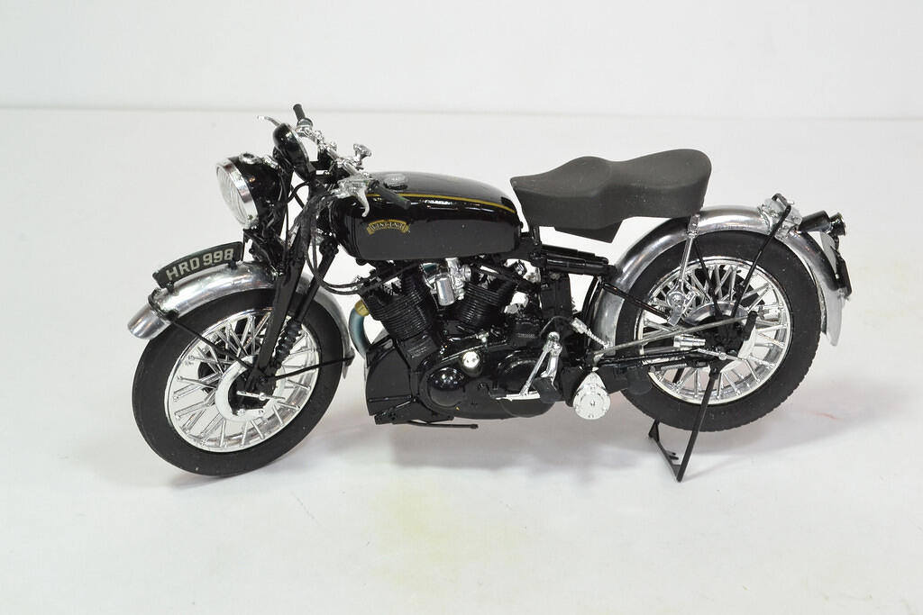 1:12 Vincent Black Shadow, 1948