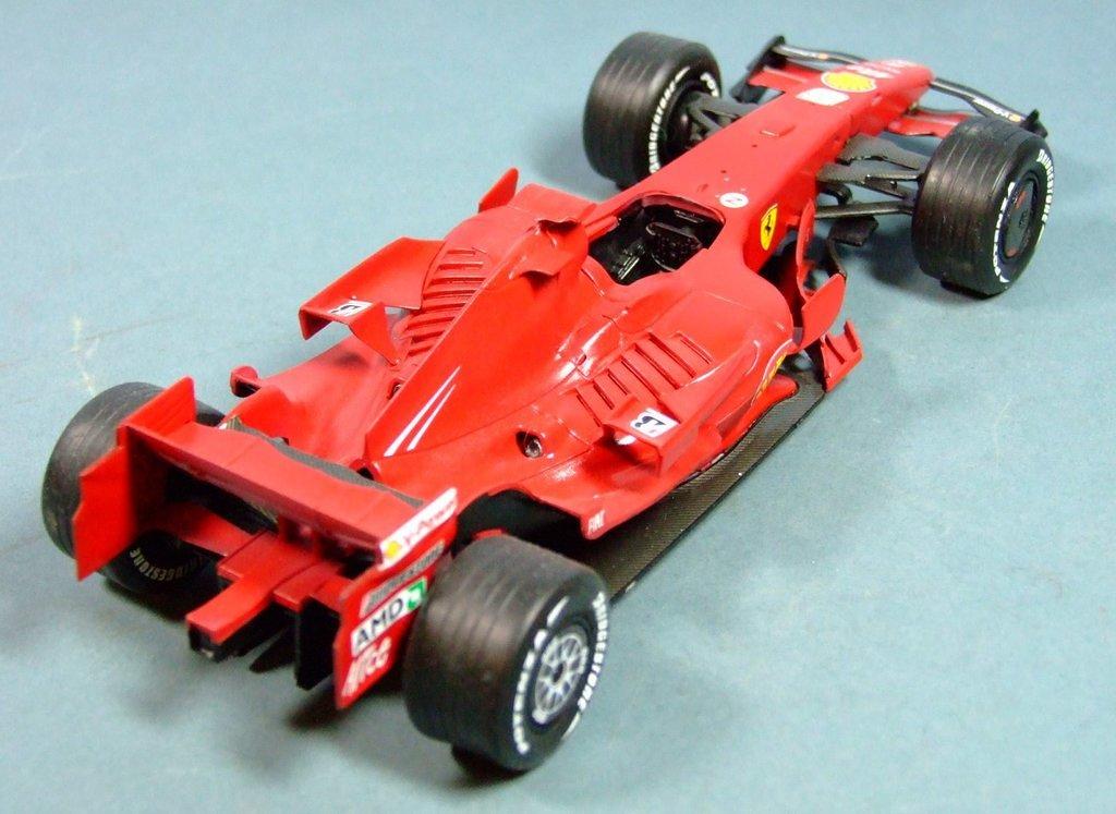 Ferrari F2007, 1:24