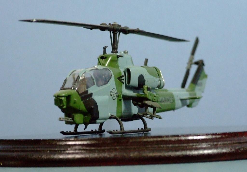 Bell AH-1W SuperCobra, US Marine Corps, 1:72