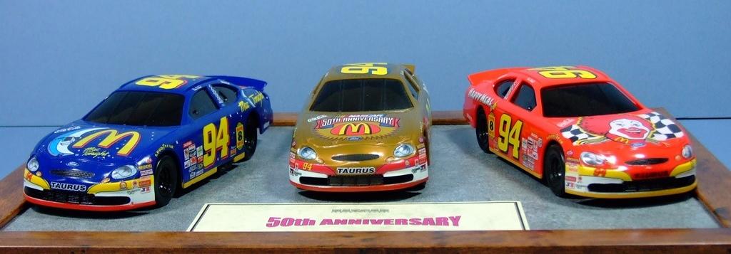 "Limited Edition" Revell Nascar 1:25